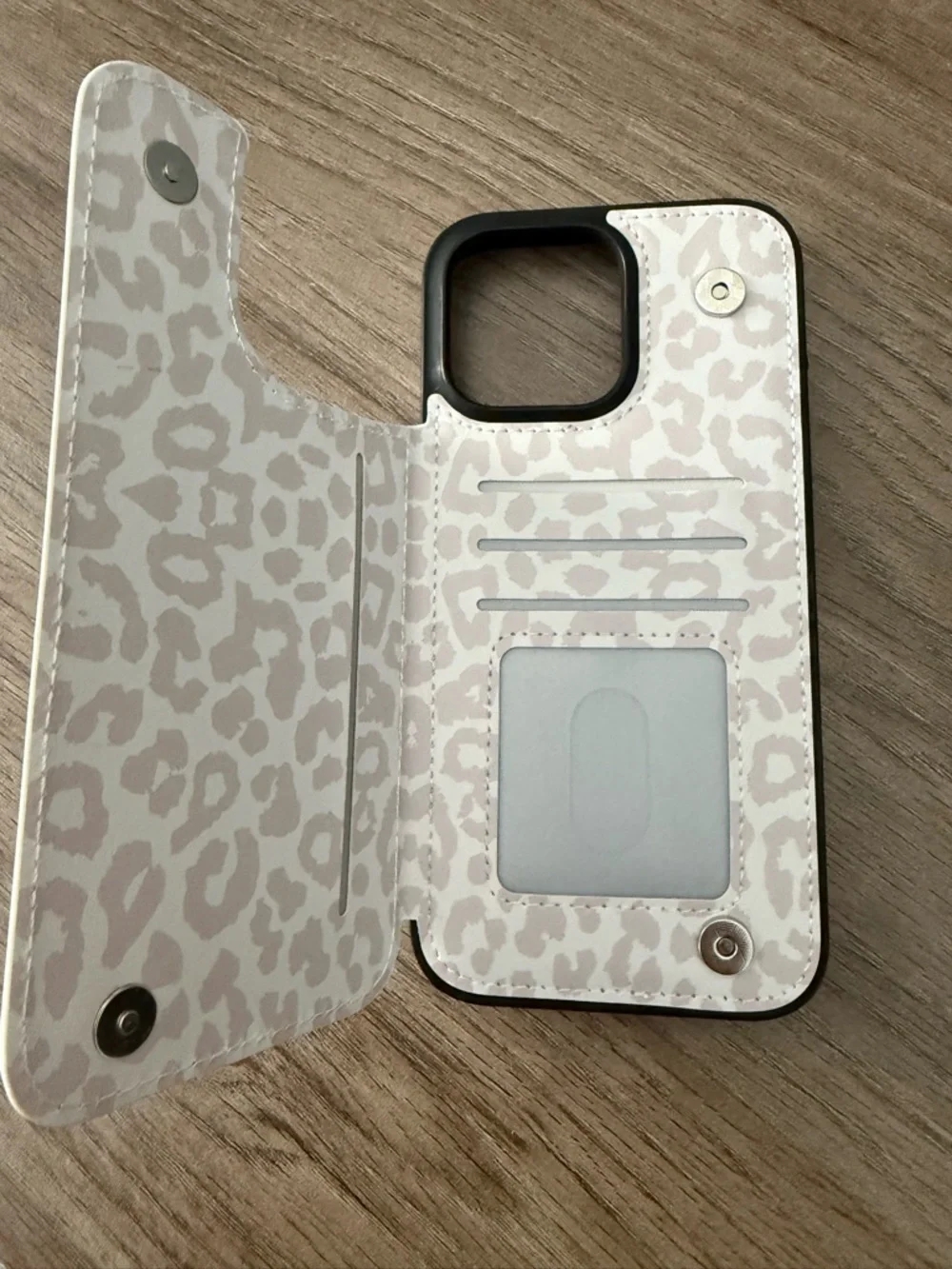 Leopard Print Phone Case in White & Light Pink - Stylish Protective Cover
